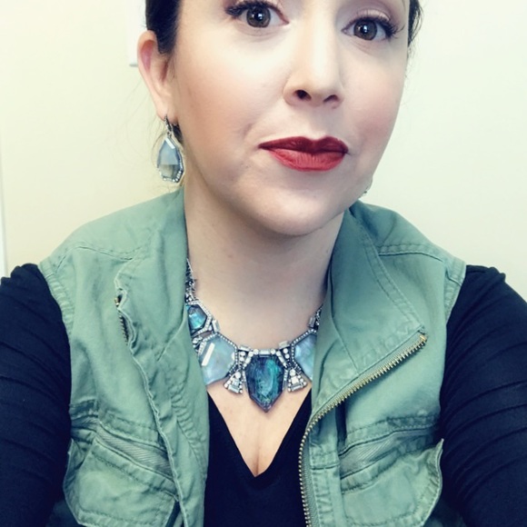 Meet your Posher, Tiffany - Picture 7 of 8